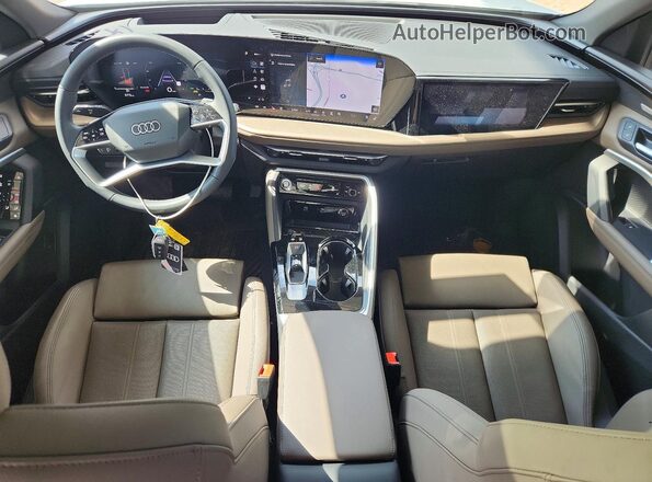 WA13AAGU2S2071906 2025 AUDI Q5 White Առջևի վահանակի տեսք