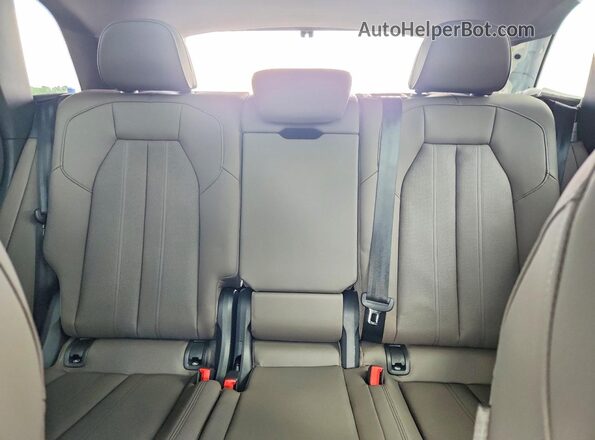 WA13AAGU2S2071906 2025 AUDI Q5 White Հետևի նստատեղերի տեսք