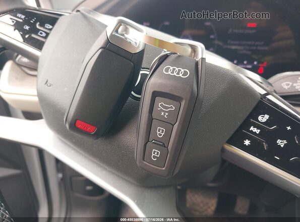 WA13AAGU7S2062344 2025 AUDI ALL Белый Вид панели приборов