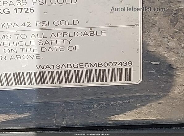 WA13ABGE5MB007439 2021 AUDI E-TRON Blue Vista del compartimento del motor
