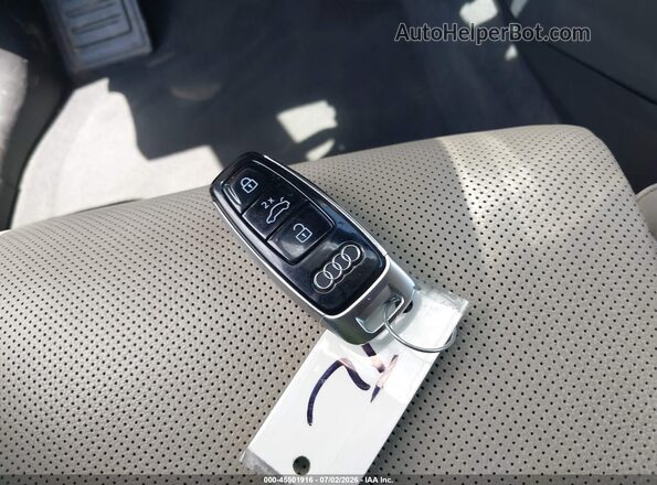 WA13ABGE5MB007439 2021 AUDI E-TRON Blue Vista del salpicadero