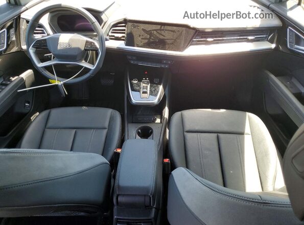 WA13UBFZ6RP051908 2024 AUDI Q4 White წინა პანელის ხედი