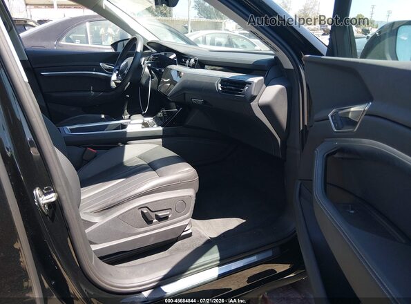 WA14AAGE6RB036650 2024 AUDI Q8 E-TRON Black Սալոնի դիմացի տեսք