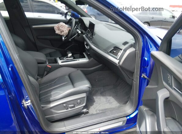WA15AAFY2M2074773 2021 AUDI Q5 Синий Вид салона спереди