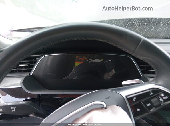 WA15AAGE2RB010891 2024 AUDI Q8 E-TRON Cream Vista de los asientos traseros