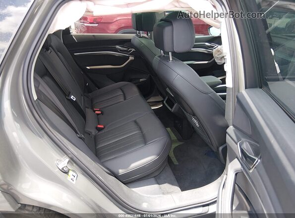 WA15AAGE2RB010891 2024 AUDI Q8 E-TRON Cream Vista de la etiqueta del VIN
