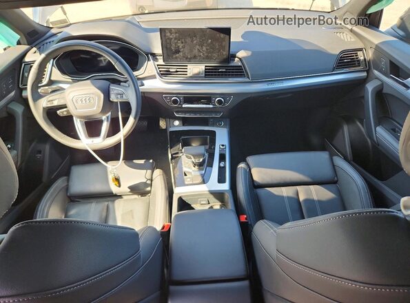 WA16AAFY2R2076857 2024 AUDI Q5 Black Dashboard view