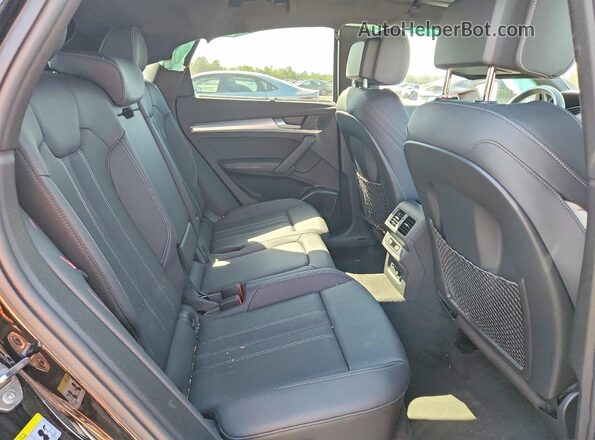 WA16AAFY2R2076857 2024 AUDI Q5 Black Rear seats view