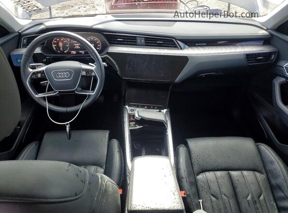 WA16AAGE8RB053054 2024 AUDI Q8 Gray Вид панелі приладів