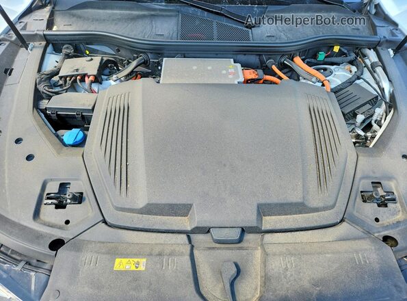 WA16ABGE0RB007918 2024 AUDI Q8 White Вид підкапотного простору