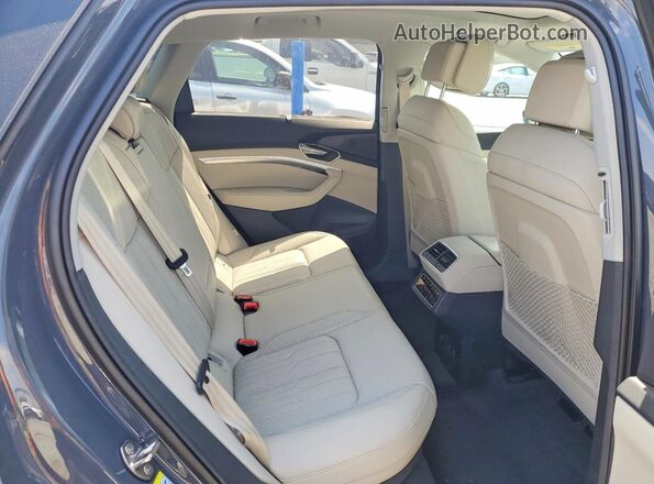 WA16ABGE8RB021078 2024 AUDI Q8 Gray უკანა სალონის ხედი