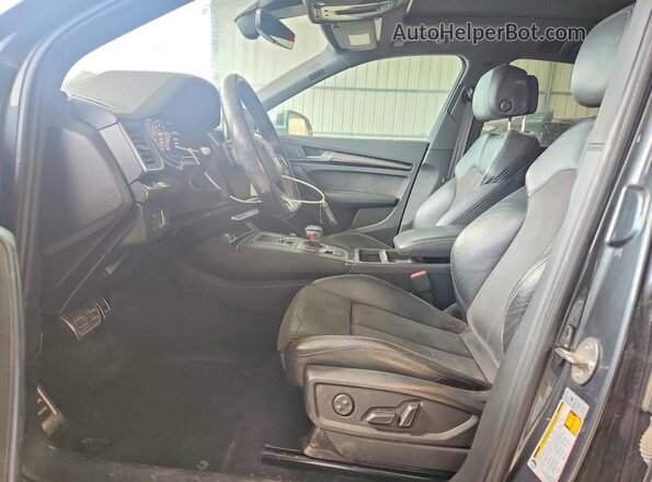 WA1A4AFY4J2037080 2018 AUDI SQ5 Gray Front interior view