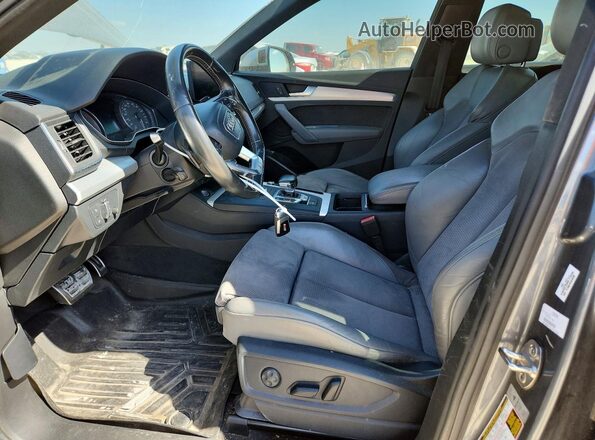 WA1A4AFY5J2123708 2018 AUDI SQ5 Черный Вид салона спереди