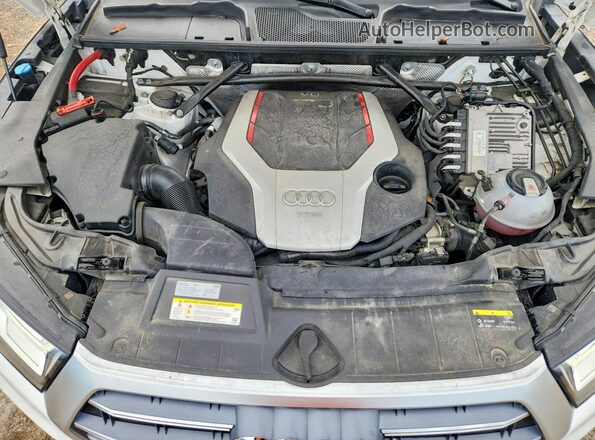 WA1A4AFY6J2200652 2018 AUDI SQ5 White Vista del compartimento del motor