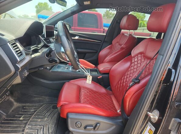 WA1A4AFY7J2040104 2018 AUDI SQ5 Black Вид салону спереду
