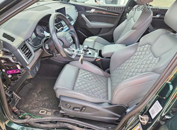 WA1A4AFY9J2131391 2018 AUDI SQ5 Green Вид салону спереду