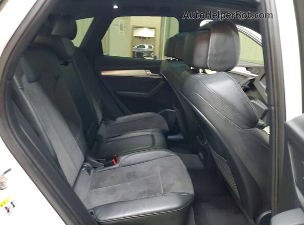 WA1A4AFYXJ2206759 2018 AUDI SQ5 White Вид задньої частини салону