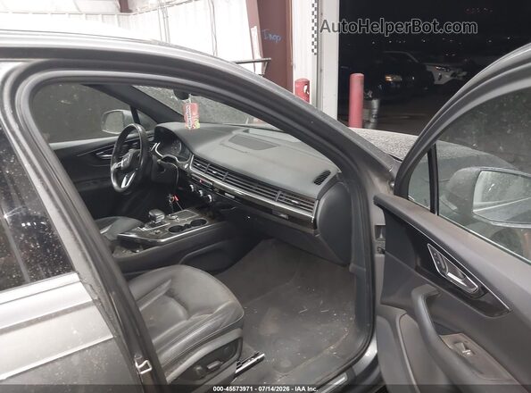 WA1AAAF74HD011108 2017 AUDI Q7 Gray წინა სალონის ხედი