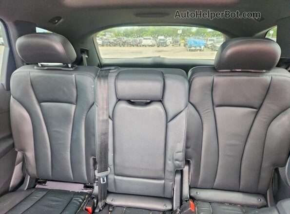 WA1AAAF76HD041579 2017 AUDI Q7 Silver Вид задніх сидінь