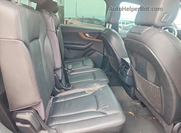 WA1AAAF76HD041579 2017 AUDI Q7 Silver Вид задньої частини салону