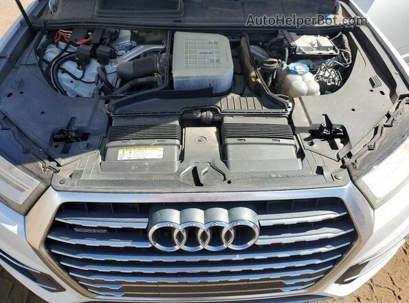 WA1AAAF77HD008171 2017 AUDI Q7 White Vista del compartimento del motor