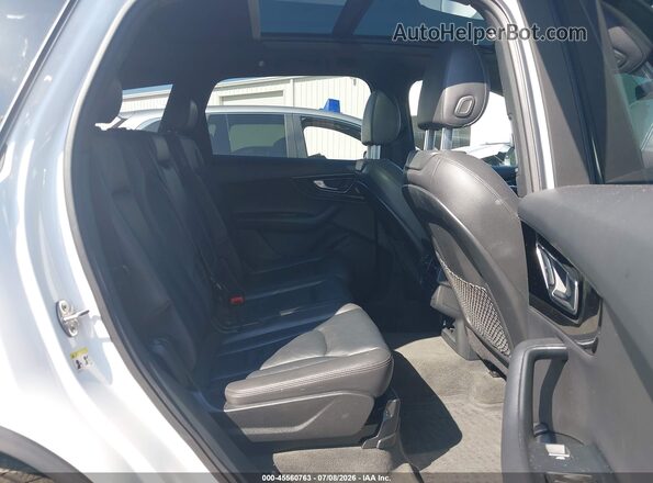 WA1AAAF77KD006976 2019 AUDI Q7 White Vista de la etiqueta del VIN