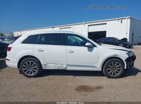 WA1AAAF77KD006976 2019 AUDI Q7 White Vista interior trasera