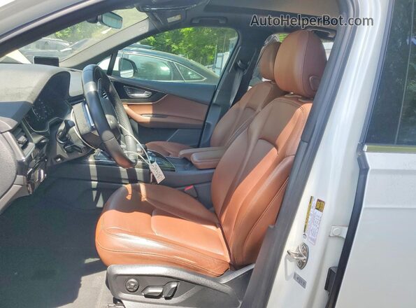 WA1AAAF79KD005134 2019 AUDI Q7 Белый Вид салона спереди