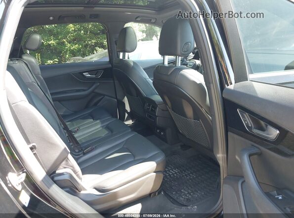 WA1AAAF79KD040126 2019 AUDI Q7 Black Vista de la etiqueta del VIN