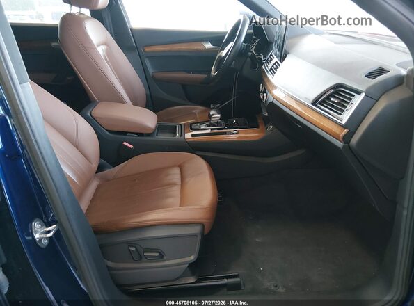 WA1AAAFY3M2053185 2021 AUDI Q5 Синий Вид салона спереди