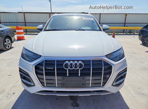 WA1AAAFY6M2060891 2021 AUDI Q5 White Դիմացի տեսք