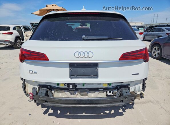 WA1AAAFY6M2060891 2021 AUDI Q5 White Հետևի տեսք