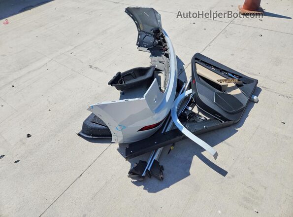 WA1AAAFY6M2060891 2021 AUDI Q5 White VIN կոդի պիտակի տեսք