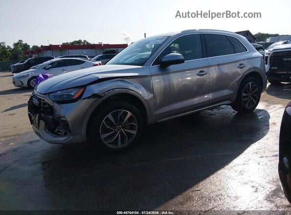 WA1AAAFY6M2073222 2021 AUDI Q5 Silver Առջևի ձախ երեք քառորդ տեսարան