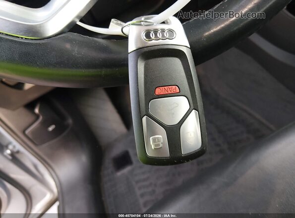 WA1AAAFY6M2073222 2021 AUDI Q5 Silver Առջևի վահանակի տեսք