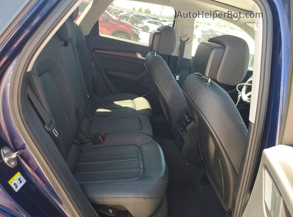 WA1AAAFY6M2124783 2021 AUDI Q5 Blue Widok wnętrza z tyłu