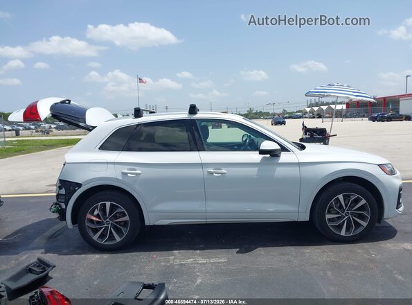 WA1AAAFY8M2012793 2021 AUDI Q5 White Սալոնի 360 աստիճան տեսք