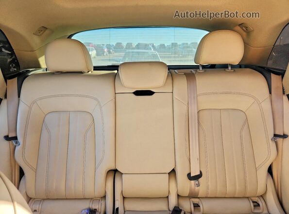 WA1AAAFY8M2054672 2021 AUDI Q5 White უკანა სავარძლების ხედი