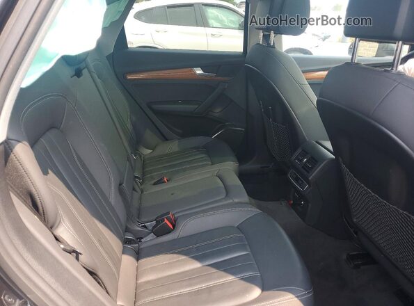 WA1AAAFY8M2060293 2021 AUDI Q5 Black Սալոնի հետևի տեսք