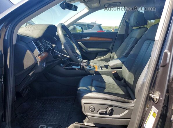 WA1AAAFY9M2100932 2021 AUDI Q5 Gray Вид салону спереду