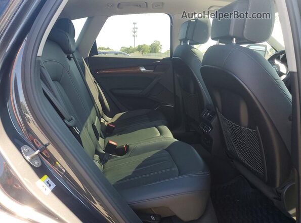 WA1AAAFY9M2100932 2021 AUDI Q5 Gray Вид задньої частини салону