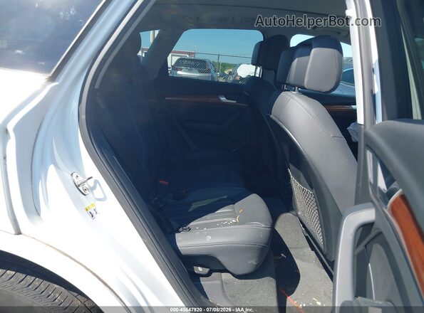 WA1AAAFY9M2113700 2021 AUDI Q5 White VIN sticker view