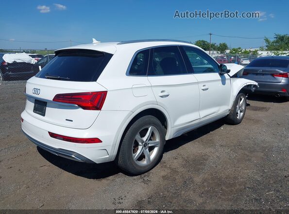 WA1AAAFY9M2113700 2021 AUDI Q5 White Rear right