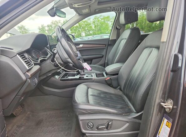 WA1AAAFYXM2003772 2021 AUDI Q5 Gray წინა სალონის ხედი