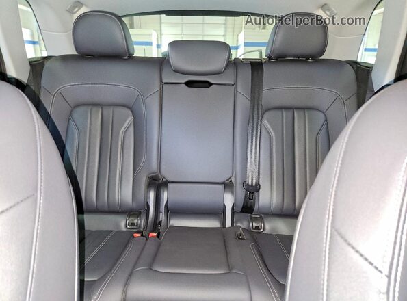 WA1AAAFYXM2004209 2021 AUDI Q5 Белый Вид задних сидений