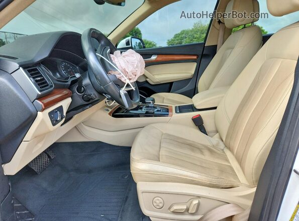 WA1AAAFYXM2005831 2021 AUDI Q5 White Vista interior delantera