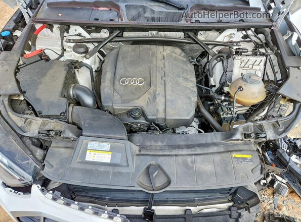 WA1AAAFYXM2005831 2021 AUDI Q5 White Vista del compartimento del motor