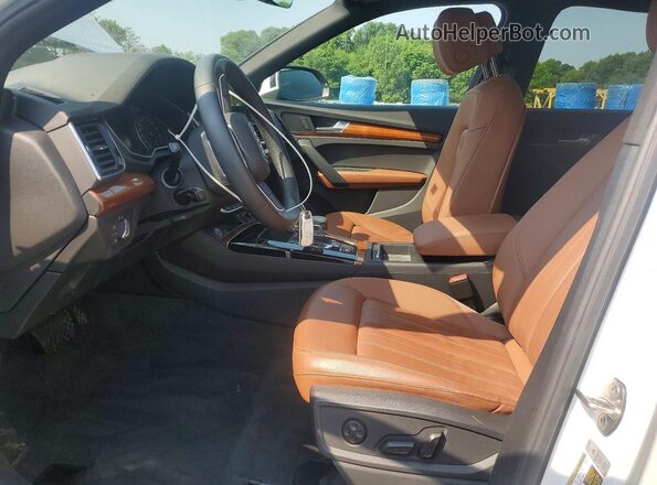 WA1AAAFYXM2108165 2021 AUDI Q5 White Vista interior delantera