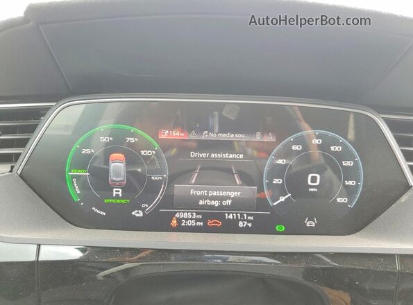 WA1AAAGE0MB010699 2021 AUDI E-TRON White Widok zestawu wskaźników