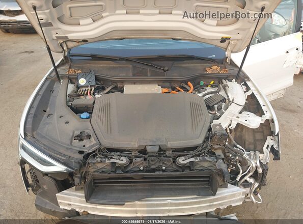 WA1AAAGE6MB008200 2021 AUDI E-TRON Белый Вид сзади
